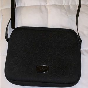 Michael Kors padded ipad cross body bag (Black)